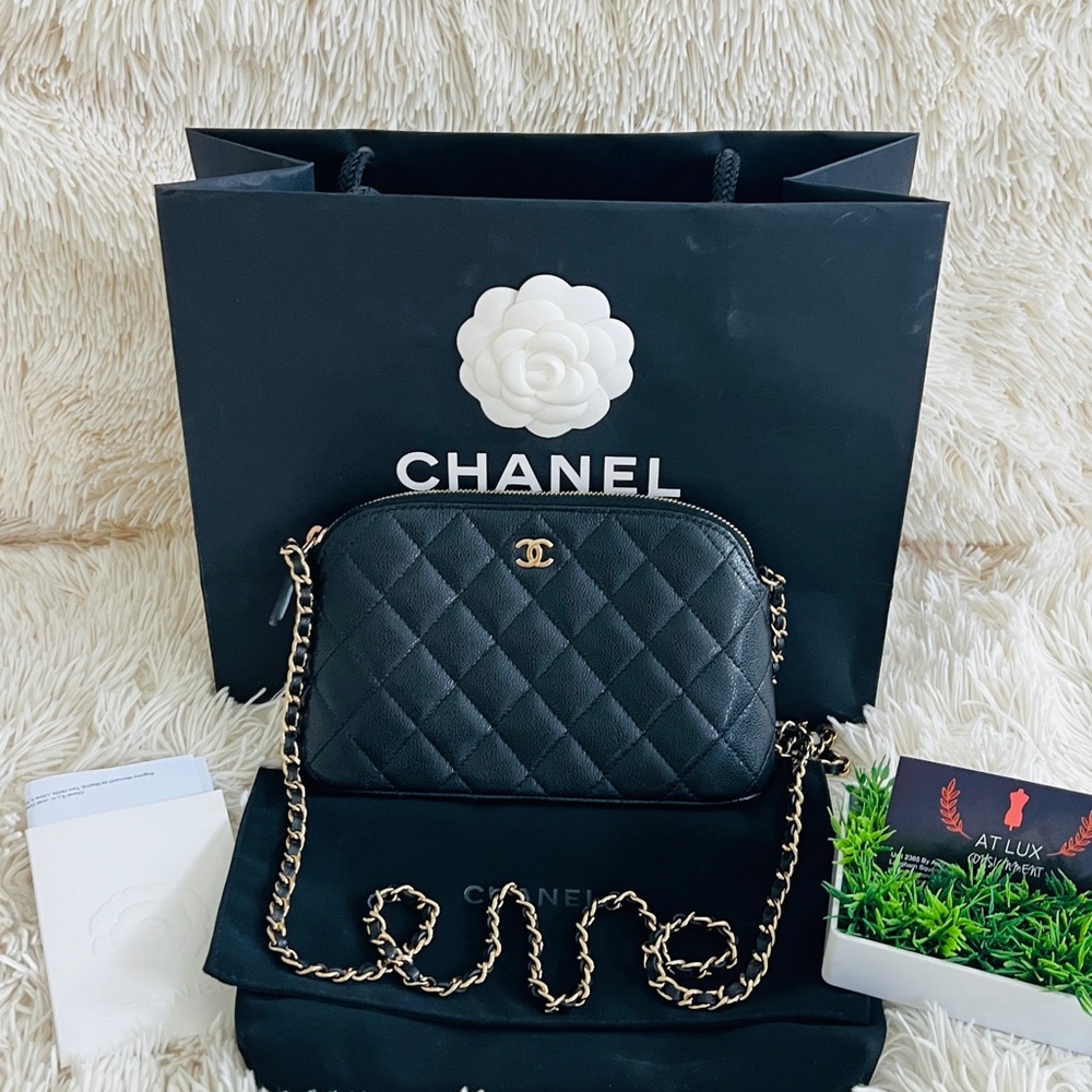 Authentic CHANEL 24A CLASSIC CLUTCH WITH CHAIN